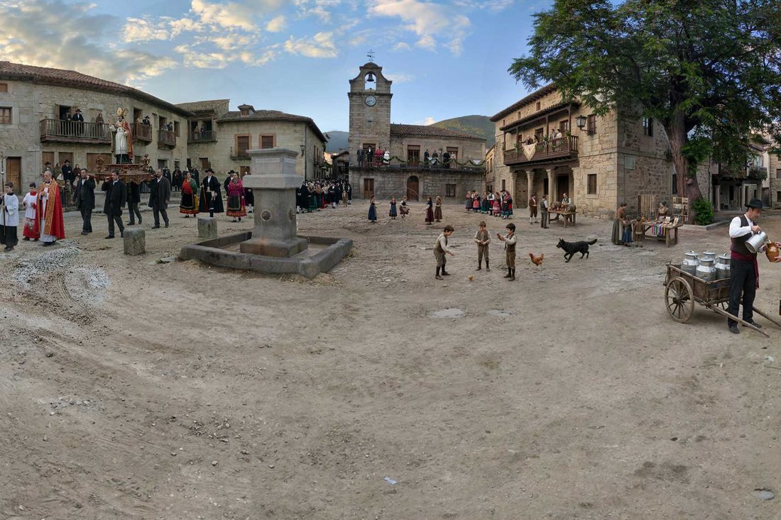 La Plaza de la Villa de La Adrada recreada en el siglo XIX, durante una procesión
