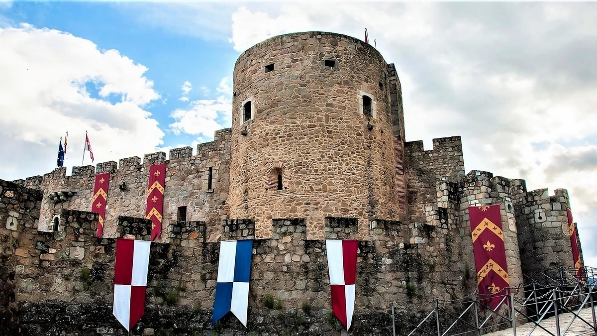 Castillo adrada